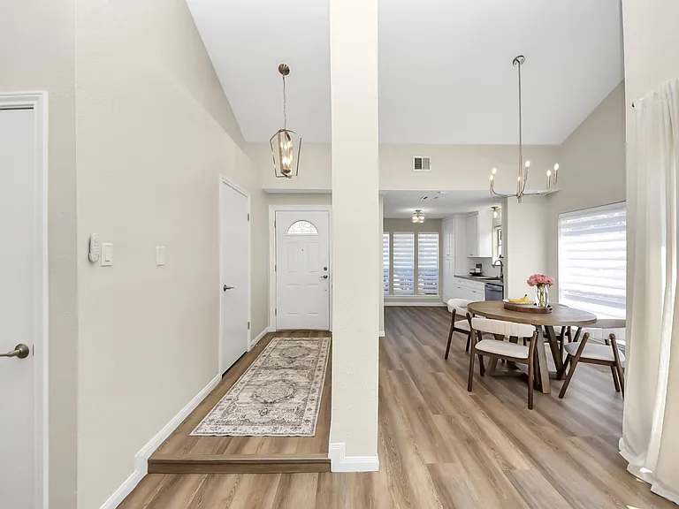 18019 Autumn Hills Dr — Photo 6