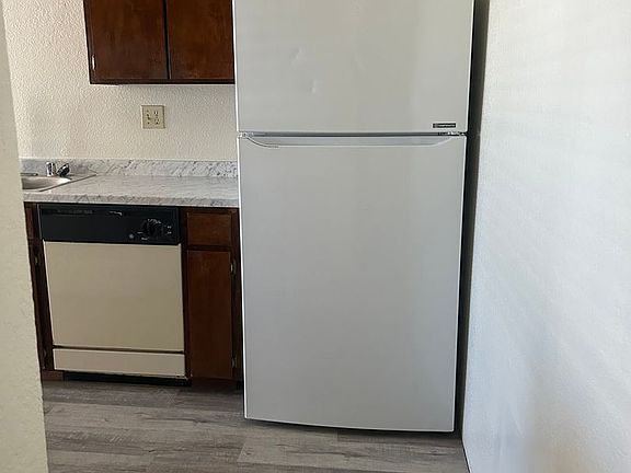 3rd image of 1145 N Lincoln St #1145N-2