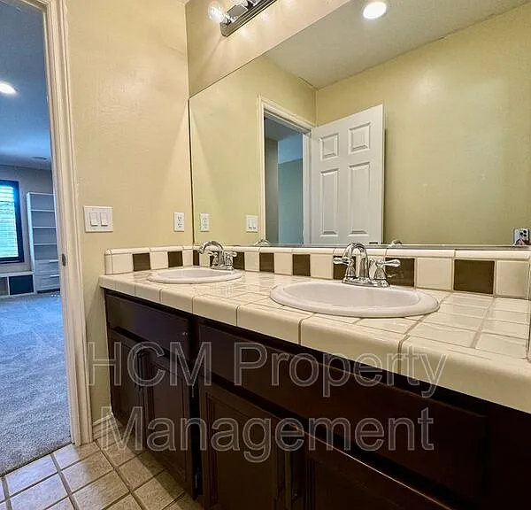 26027 Newport Ave — Photo 13