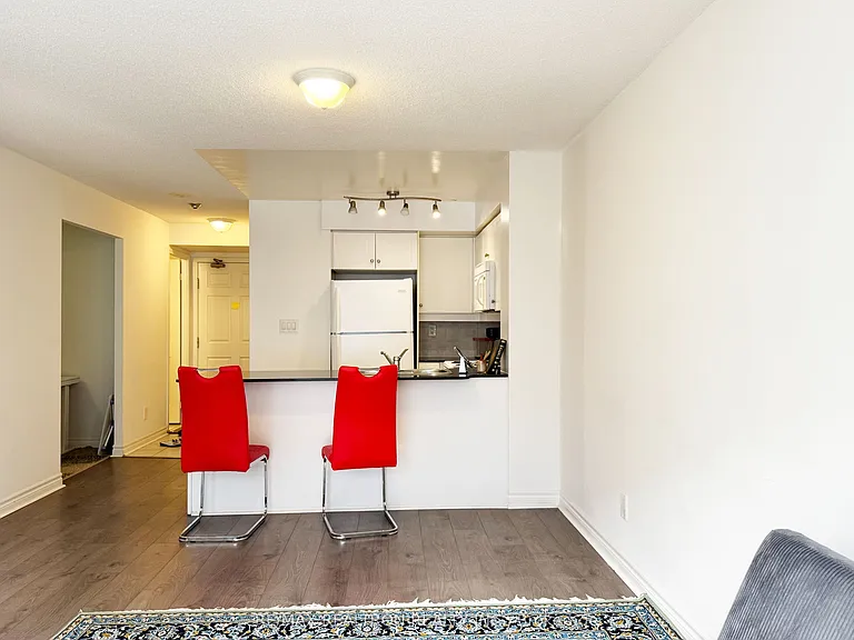 19 Barberry Pl #416 — Photo 8