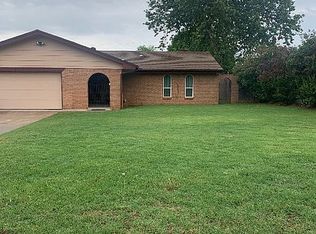 317 Novak Cir, Yukon, OK 73099