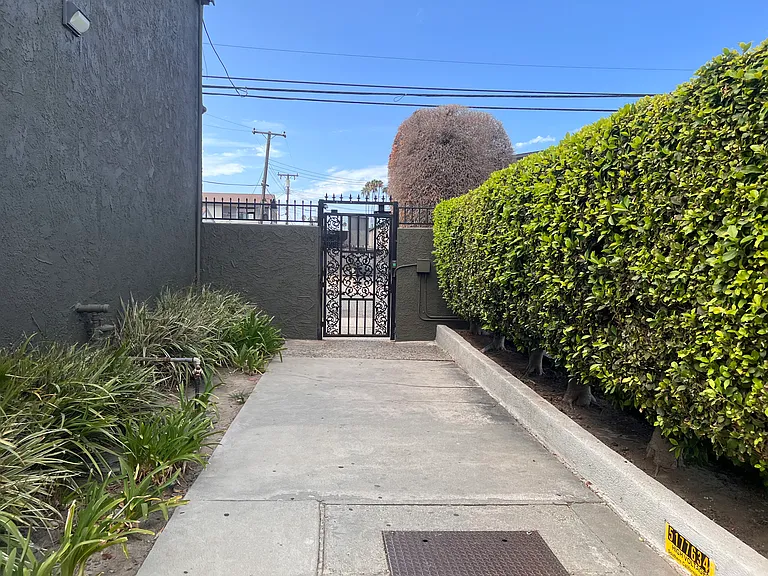 Knotty Apartments — Photo 12