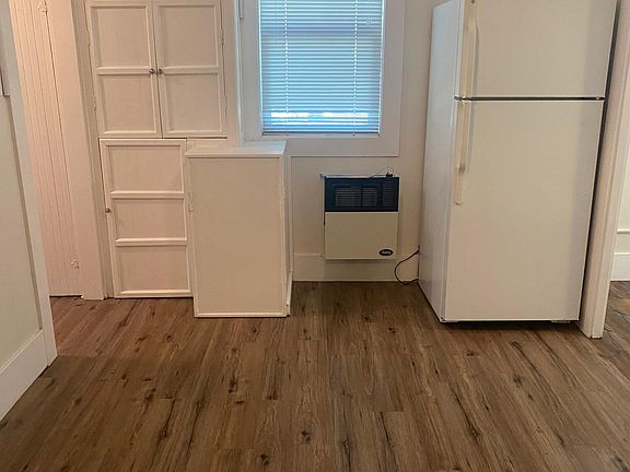 3rd image of 221 N Palm Ave