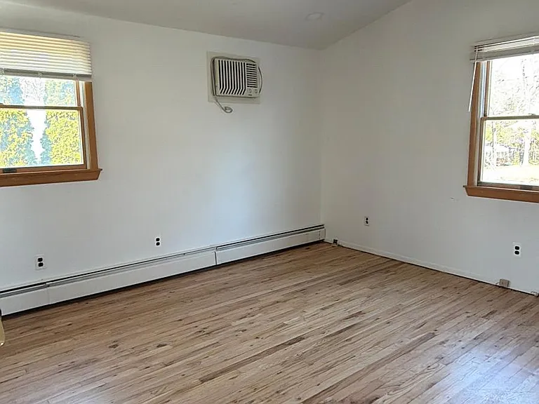 124 Auborn Ave — Photo 7