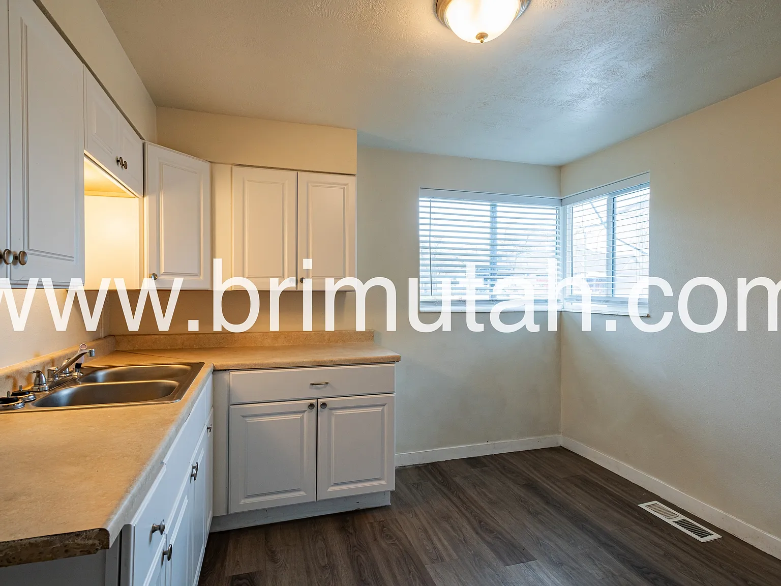 224-226 W. 400 N. - 224 — Photo 3