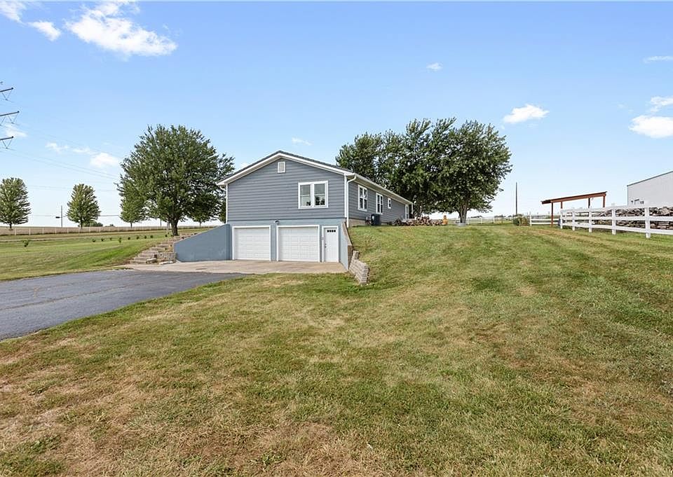 15038 Fairmount Rd, Basehor, KS 66007 | Zillow