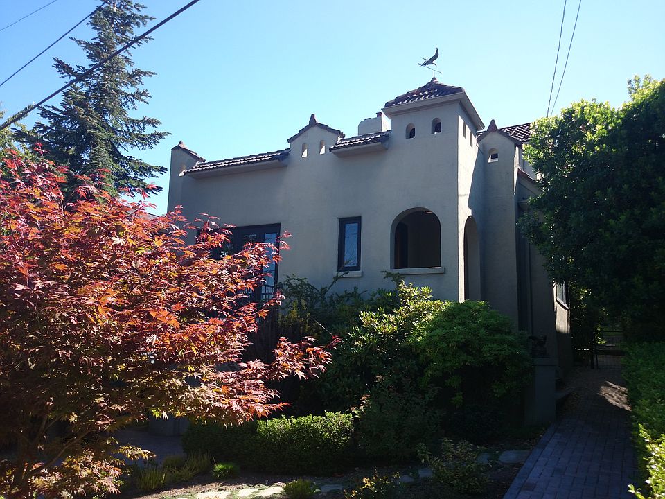 1st image of 2462 Nob Hill Ave N