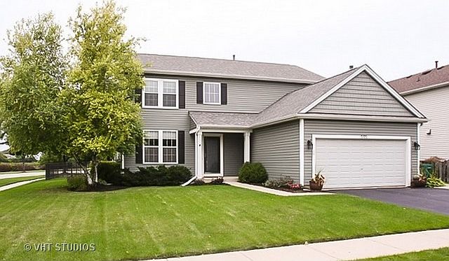 1st image of 595 Arlington Ln