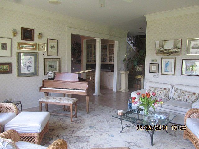 1st image of 1616 Club Dr