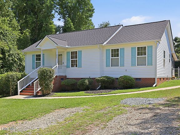 3rd image of 204 Dustin Drive