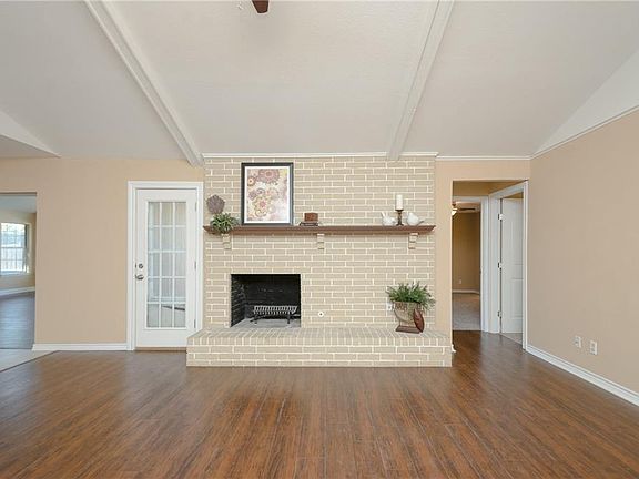 5th image of 2412 Bowling Green St