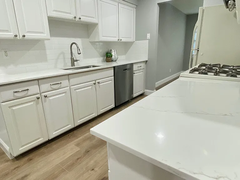 7404 Walling Ln — Photo 11