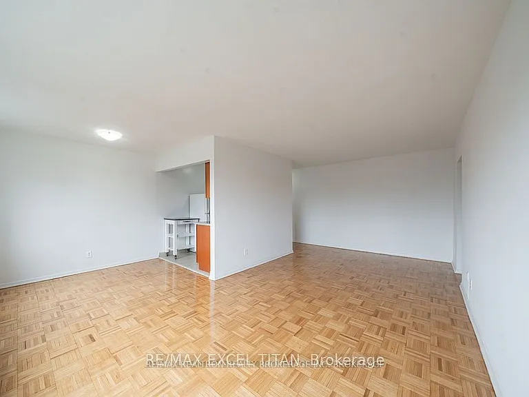 799 Robinson St #4 — Photo 2