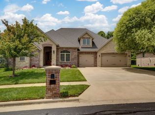 831 N Summercreek Court, Springfield, MO 65802