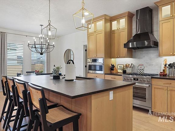 3rd image of 6092 S Thumbelina Ave