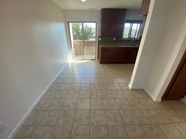 2212 Pine St — Photo 31