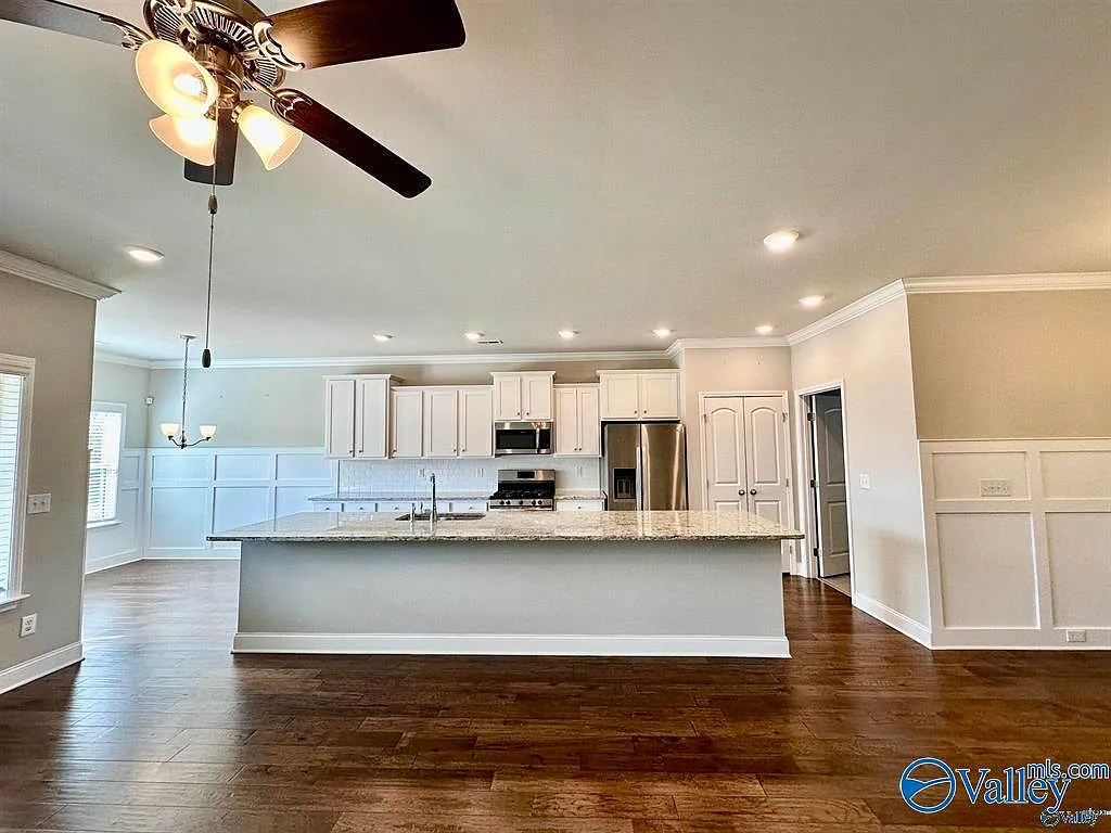 4 bed, 3.0 bath, 2504 sqft, $2,500 — Photo 3