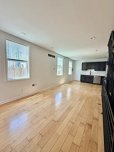 2802 W Agate St Photo 1