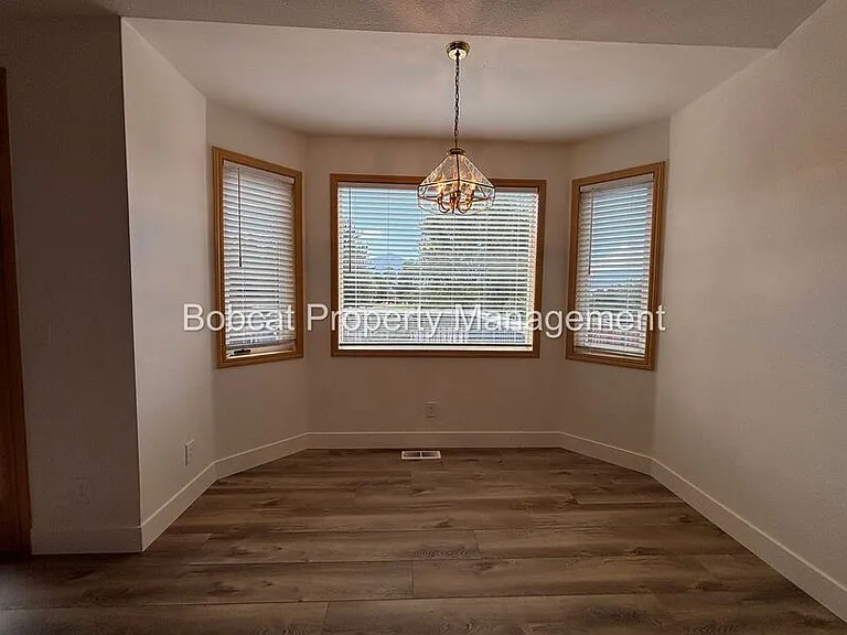 1300 Bridle Way — Photo 8