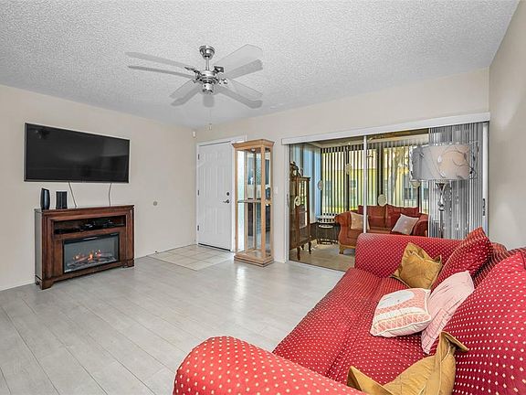 5th image of 1121 QUEEN ANNE DRIVE #C