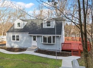 160 Hillside Dr, North Haledon, NJ 07508