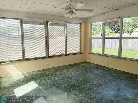 2nd image of 829 SW 20th St