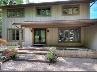 35550 Hanna Rd, Willoughby Hills, OH 44094