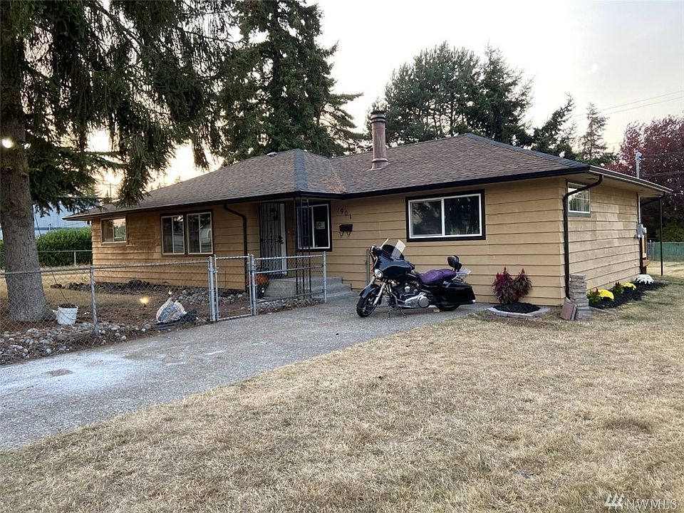 1st image of 901 E 52nd St