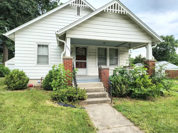 1057 S English Ave, Marshall, MO 65340