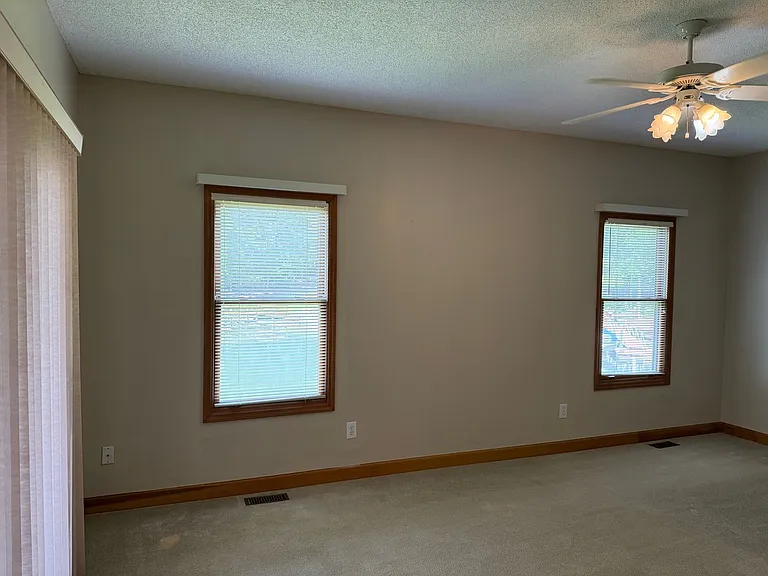 628 Willowood Pkwy — Photo 10
