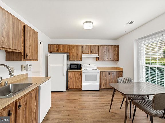 4th image of 1250 Stonewood Ct