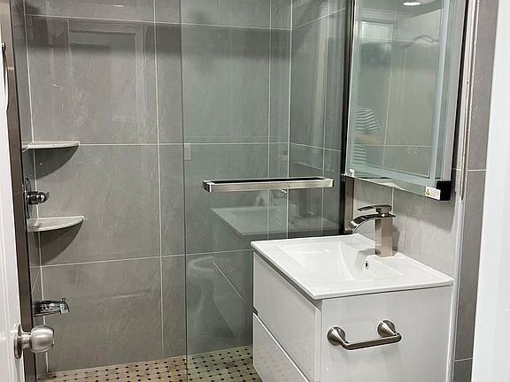 5th image of 212 Bay 34 St #2R