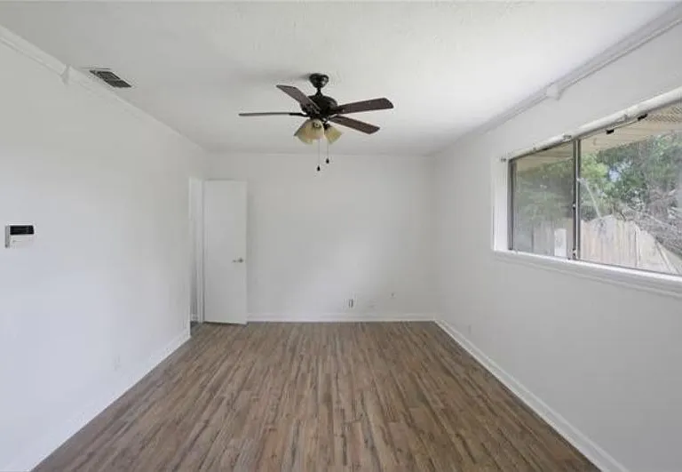 408 University Dr — Photo 6