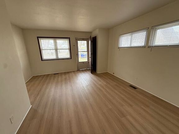 5th image of 1414 E Fairoaks Ave