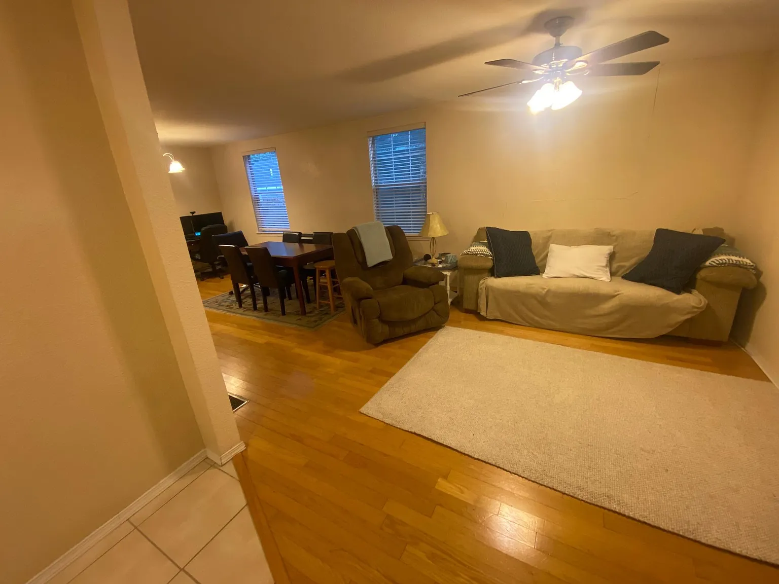 2 bed, 950 sqft, $1,600 — Photo 4