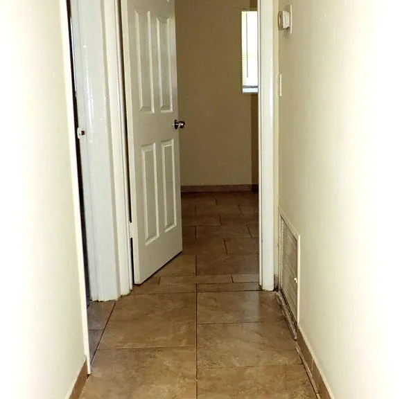 1621 SW 6th Ave — Photo 7