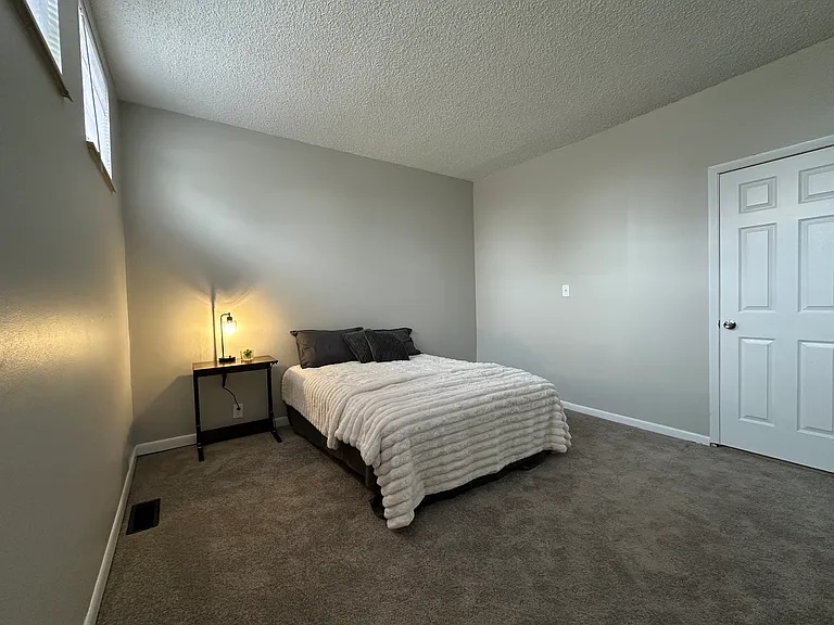807 Spacious Bedroom - freshly painted, new carpet and natural lighting from windows