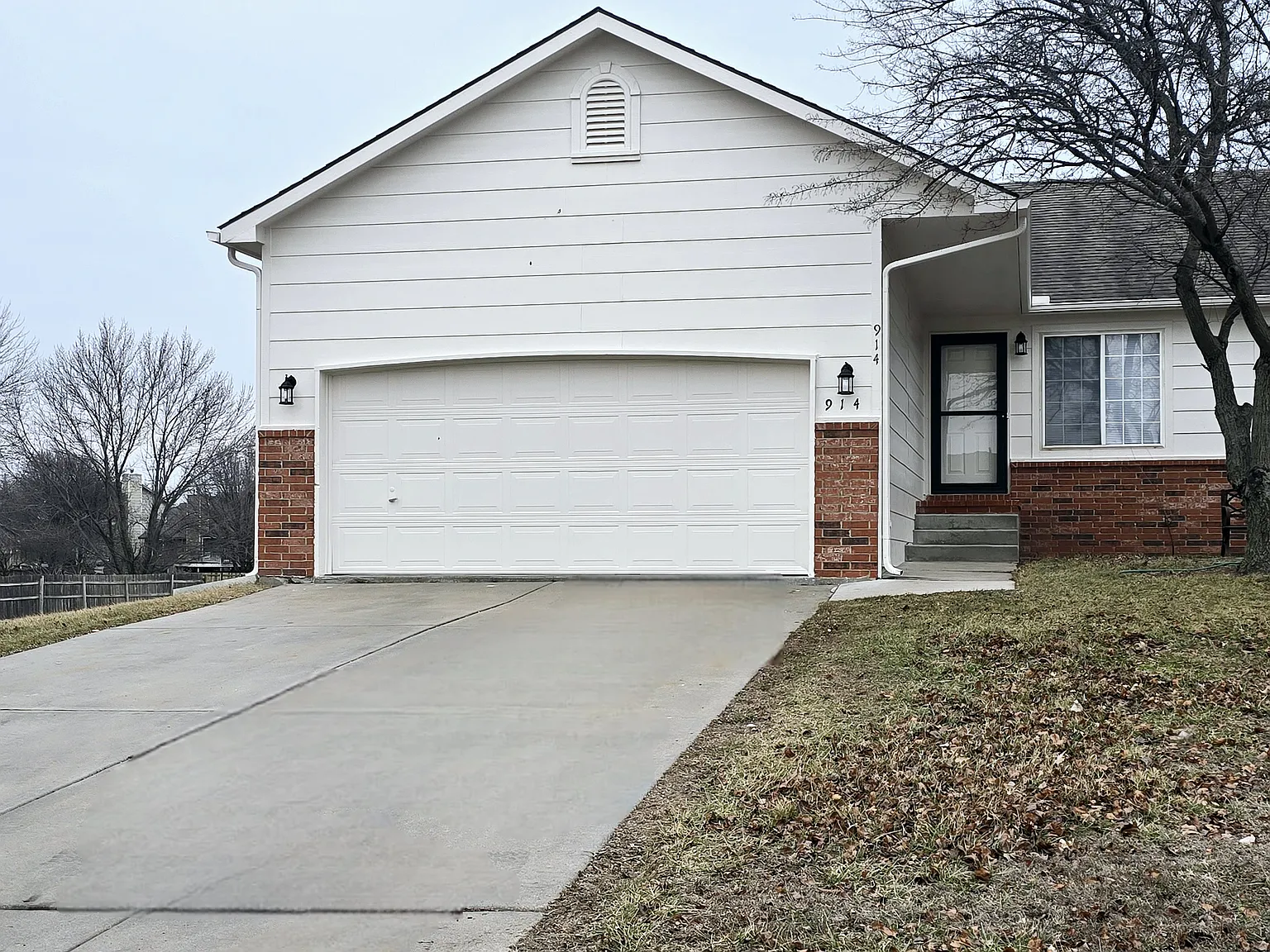 4 bed, 1650 sqft, $1,500 — Photo 1