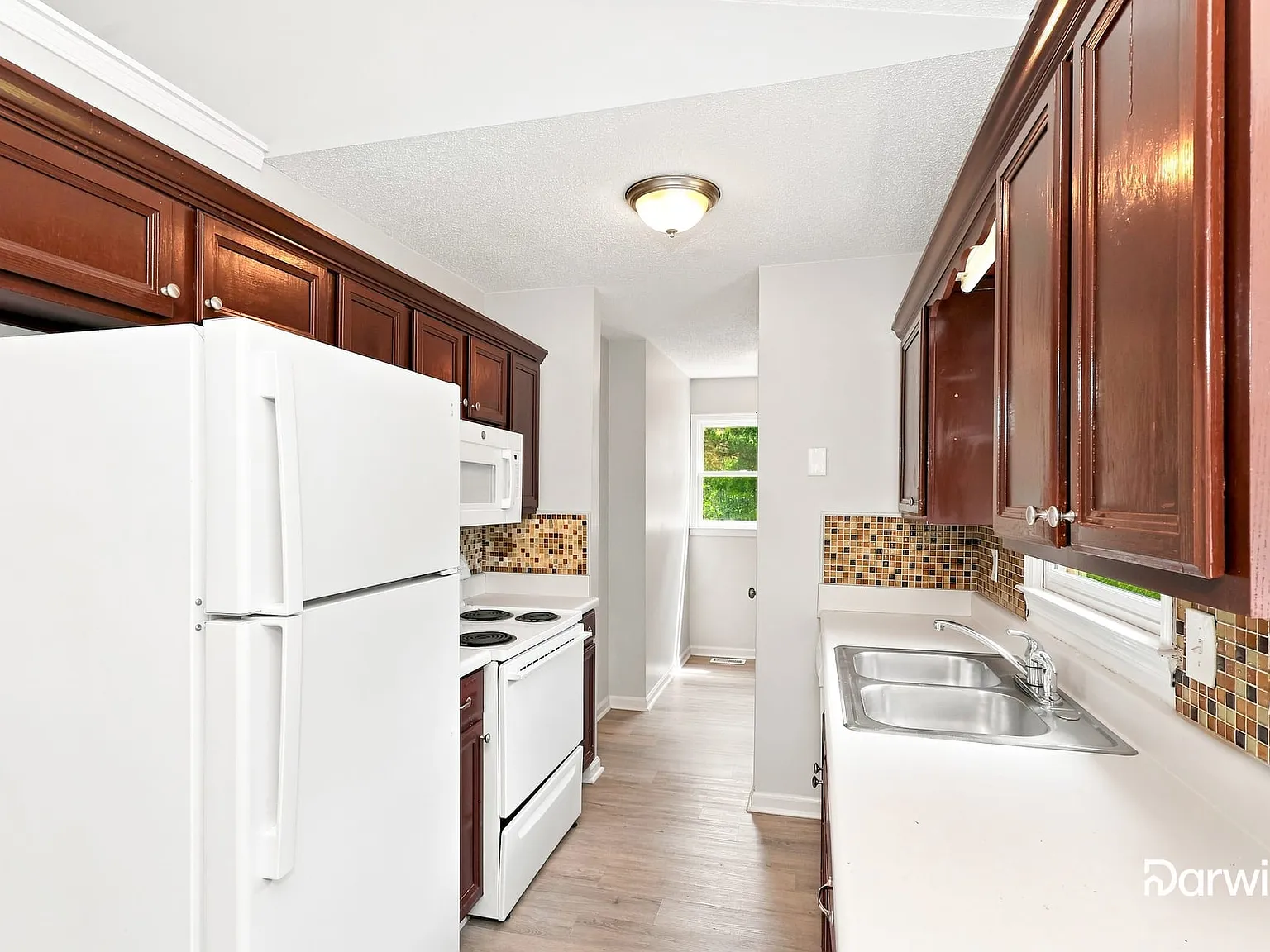 3 bed, 2.0 bath, 1092 sqft, $2,095 — Photo 4