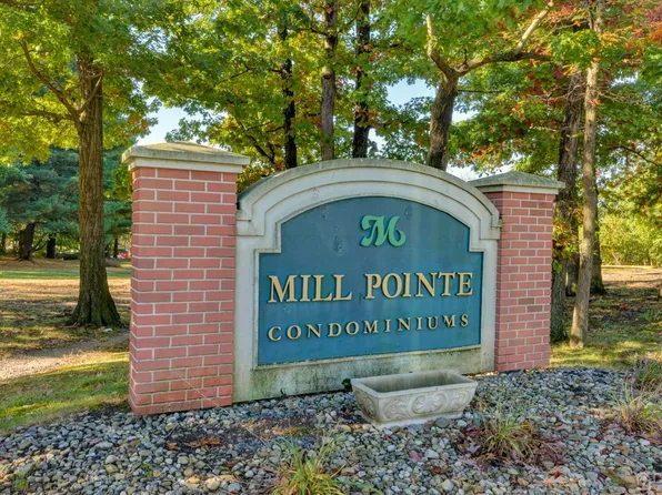 368 College Dr, Edison, NJ 08817
