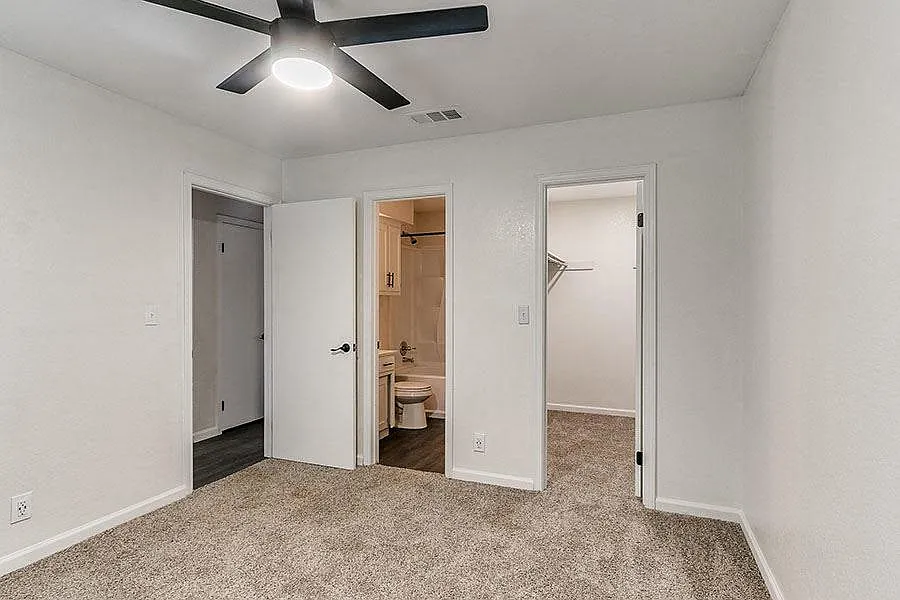 Hearthstone Homes - Moore — Photo 3