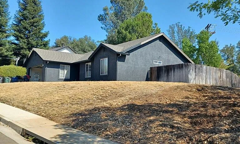 3993 Cambria Dr — Photo 3