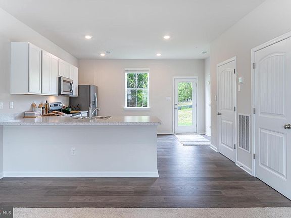 2nd image of 846 Derwent Ln