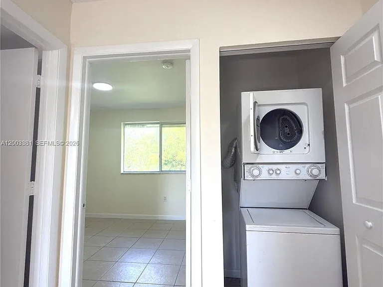 14020 NE 3rd Ct #5 — Photo 15