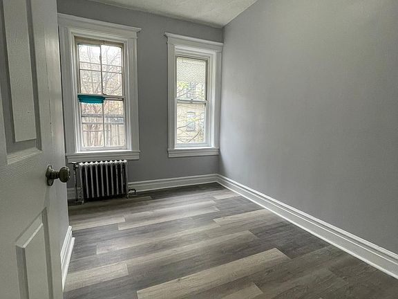 3rd image of 102 Romaine Ave APT 5
