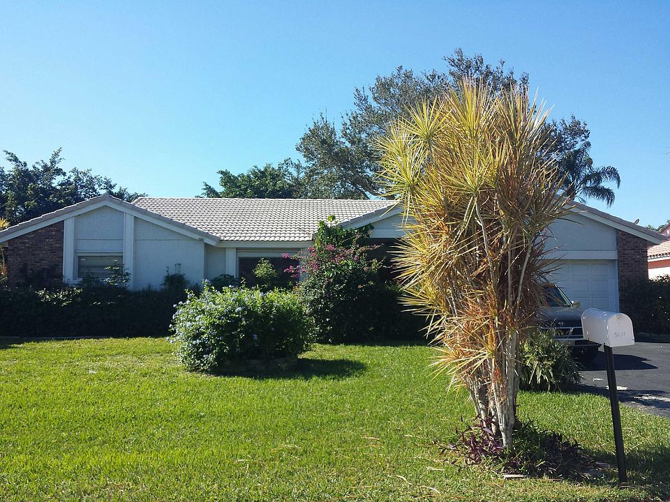 1st image of 5811 W Waterford Dr