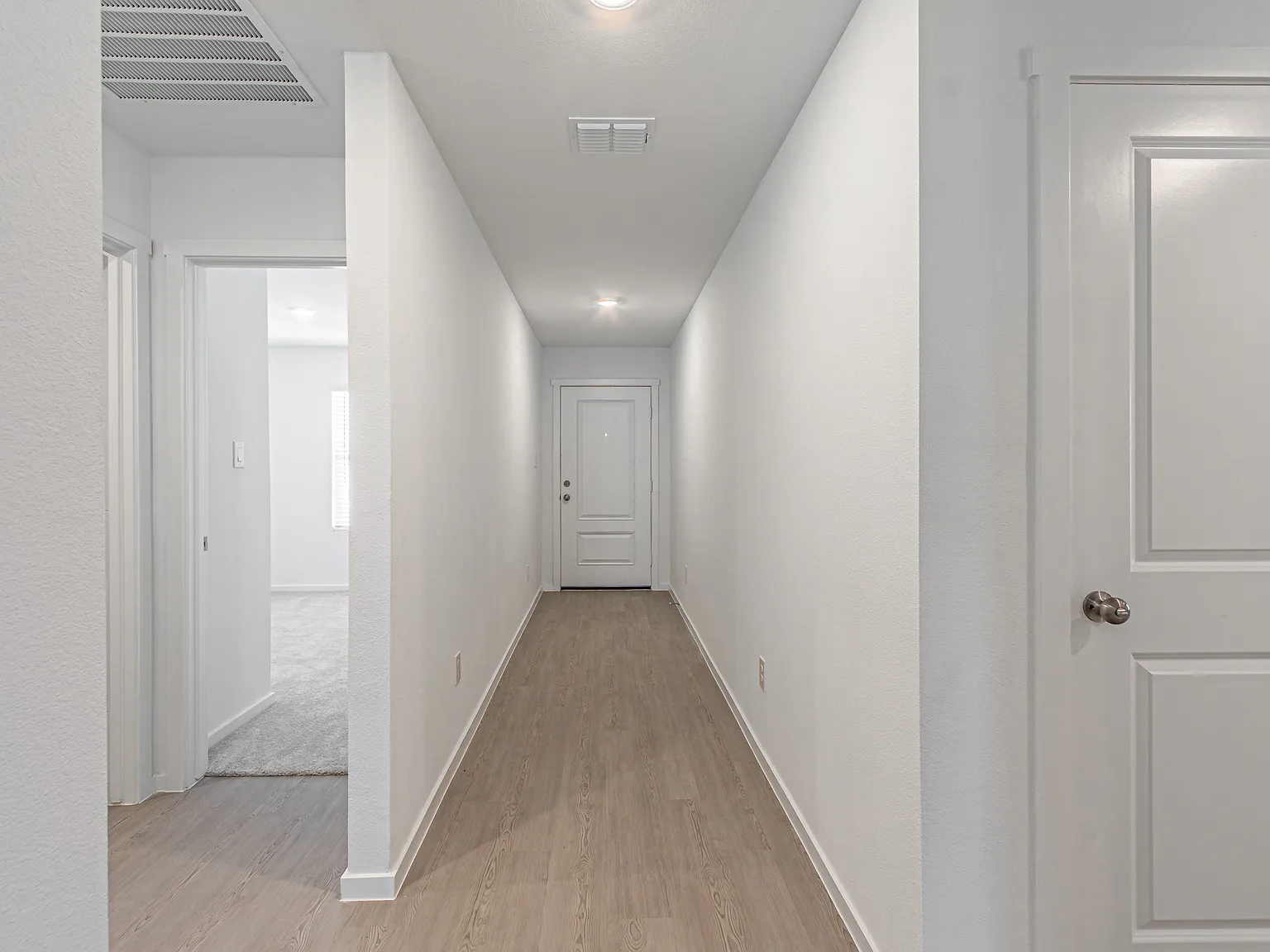 4 bed, 1676 sqft, $2,150 — Photo 4