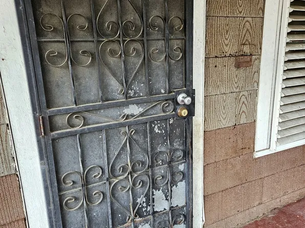 554 E Thompson Pl, San Antonio, TX 78225