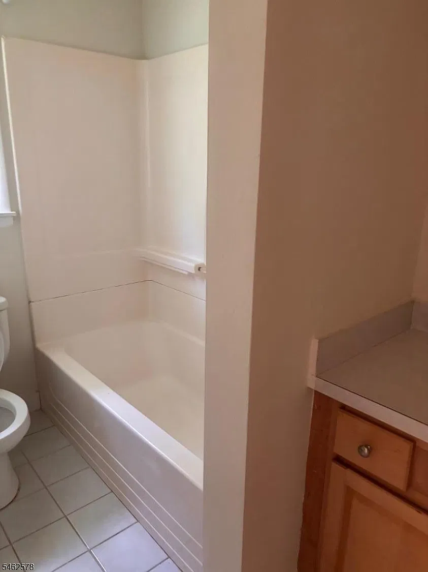 1 bed, 1.0 bath, $1,650 — Photo 2