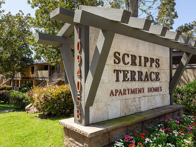 Elan Scripps Terrace — Photo 1